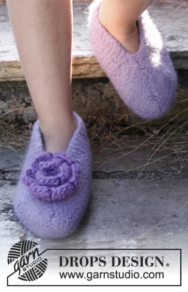 22-24 Fairy Slippers by DROPS Design