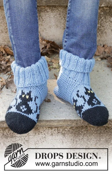 Dancing Bunny Socks / DROPS Children 41-35 - Free knitting