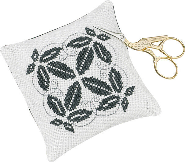 Embroidery Kit Pin cushion, leaves 11 x 11 cm / 4.33 x 4.33 in