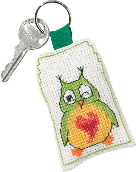 Embroidery Kit Keychain green owl 5 x 7 cm / 1.97 x 2.76 in