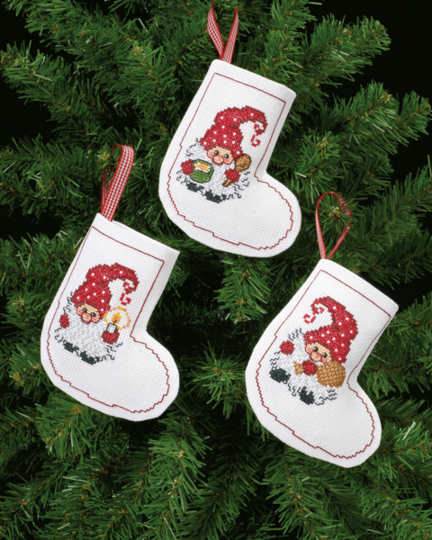 Embroidery Kit 3 gnomes porridge candle bag 11 x 12 cm / 4.33 x 4.72 in