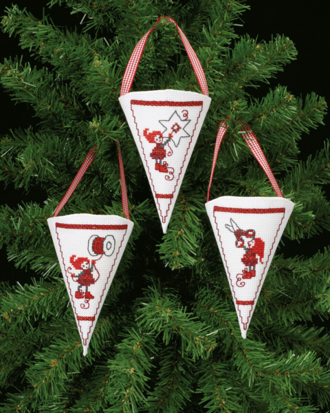 Embroidery Kit Active Elves 10 x 13 cm / 3.94 x 5.12 in