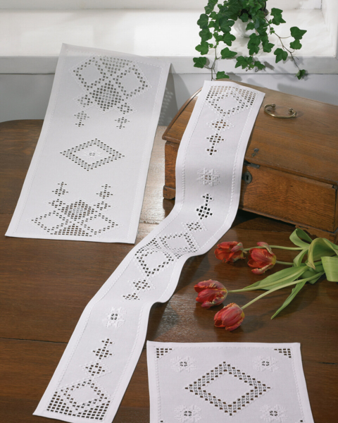 Embroidery Kit Hardanger White 29 x 81 cm / 11 x 32 in