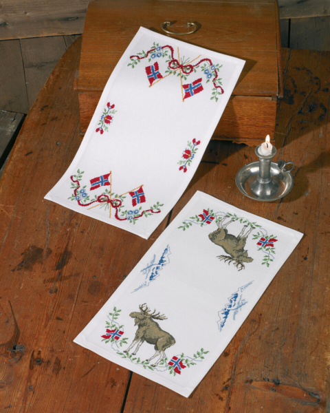 Embroidery Kit Greetings from Norway Moose 25 x 48 cm / 10 x 19 in