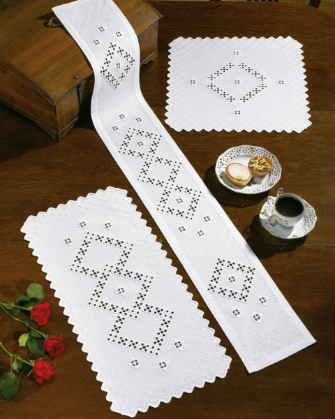 Embroidery Kit Hardanger 17 x 125 cm / 7 x 49 in
