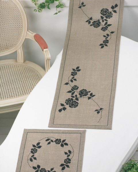 Embroidery Kit Black Roses 36 x 110 cm / 14.17 x 43.31 in