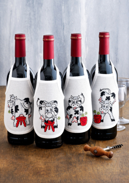 Embroidery Kit Cow, stool and bucket 10 x 15 cm / 3.94 x 5.91 in