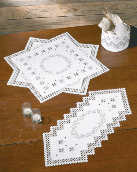 Embroidery Kit Hardanger basket 12cm x 17cm dia.