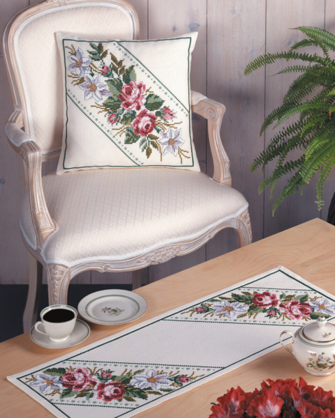 Embroidery Kit Flowers 40 x 40 cm / 15.75 x 15.75 in