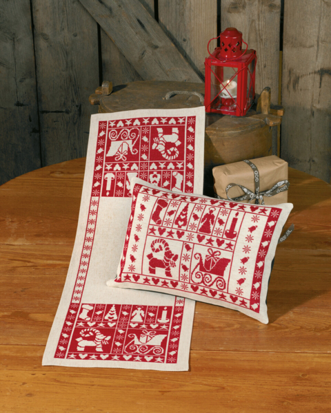 Embroidery Kit Christmas Spirit Aida Cushion 37x26 cm / 15x10 in