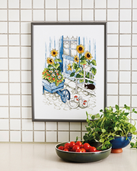 Embroidery Kit Chickens in the Yard R 5701 30 x 40 cm / 11.81 x 15.75 in