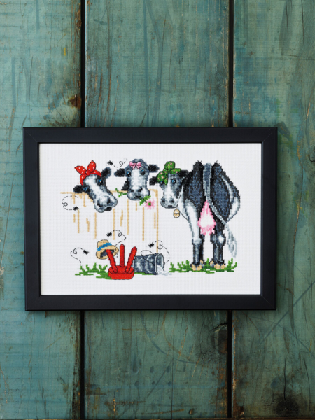 Embroidery Kit Wondering Cows 29x20 cm / 11.42x7.87 in