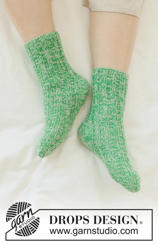 50-25 Speckled Moss Socks by DROPS Design
