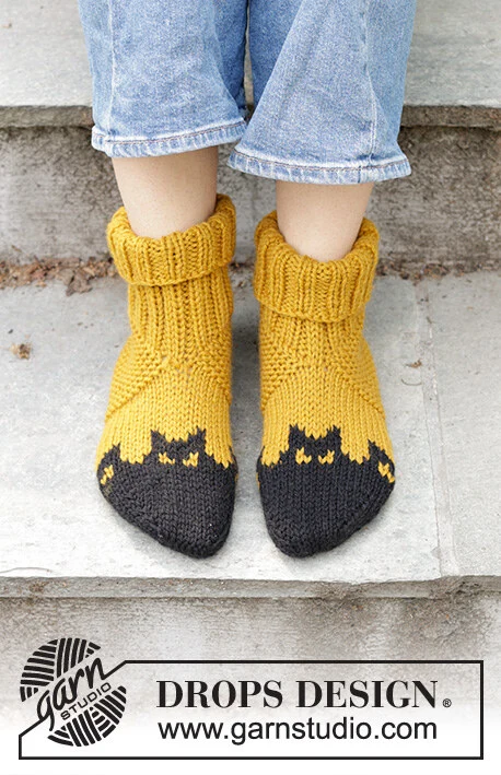 244-43 Holy Socks! by DROPS Design — 1