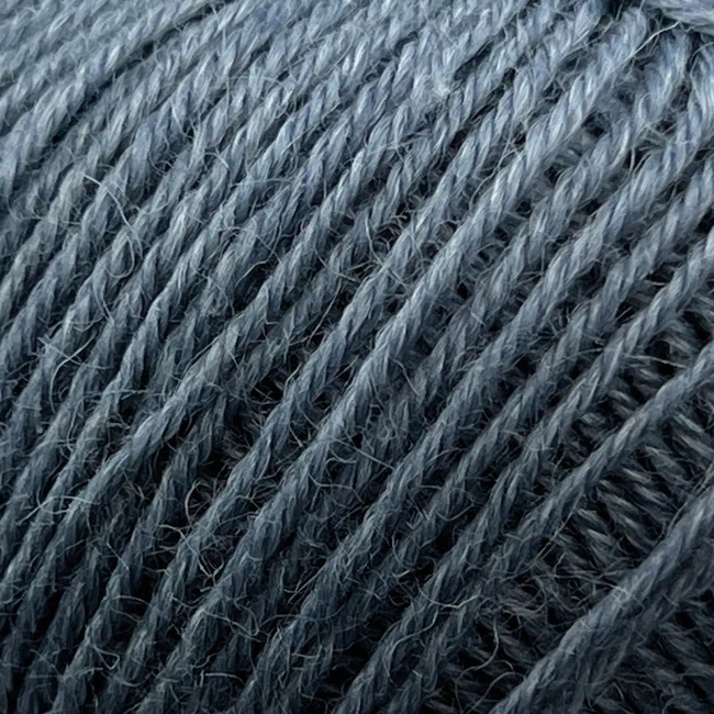 Onion Nettle Sock Yarn 1011 Douce green