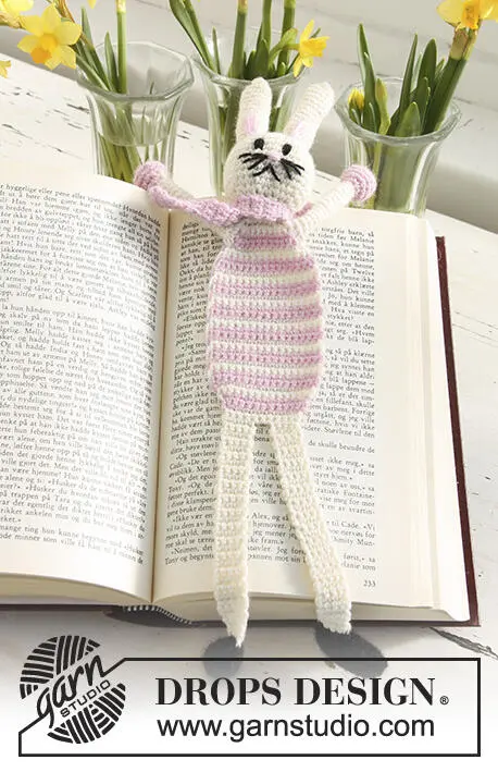 0-633 Bella, the Book Bunny by DROPS Design