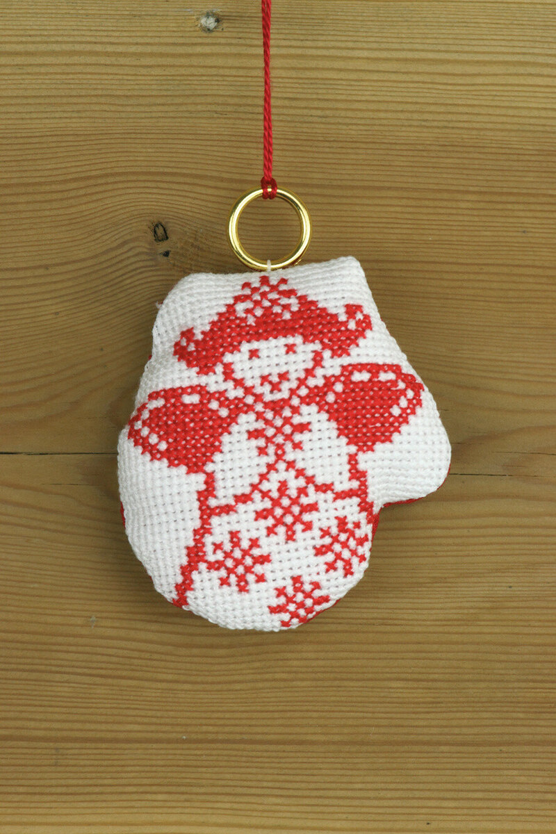 Embroidery Kit Mitten w/angel 8 x 8 cm / 3.15 x 3.15 in