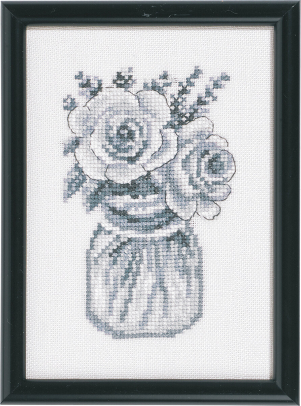Embroidery Kit Roses 12 x 17 cm / 5 x 7 in