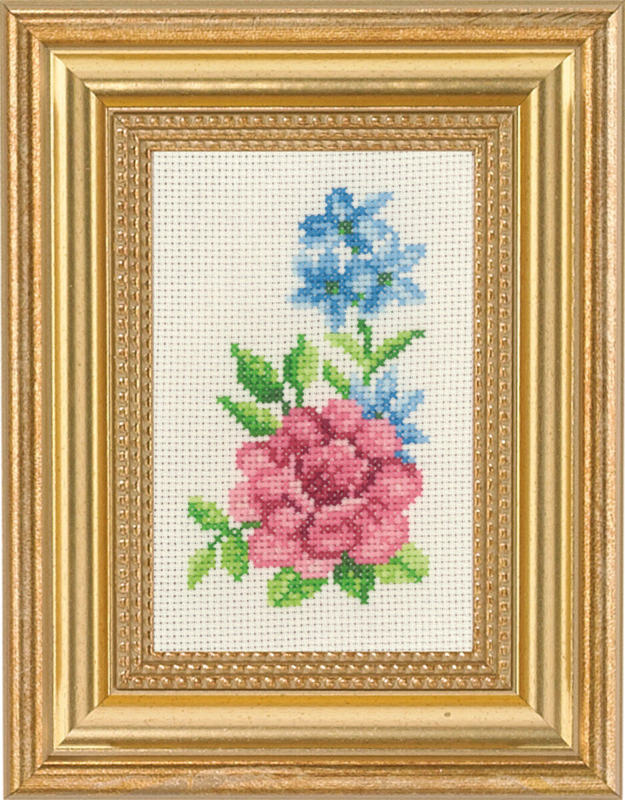 Embroidery Kit Roses and Blue Flowers 9 x 14 cm / 3.54 x 5.51 in