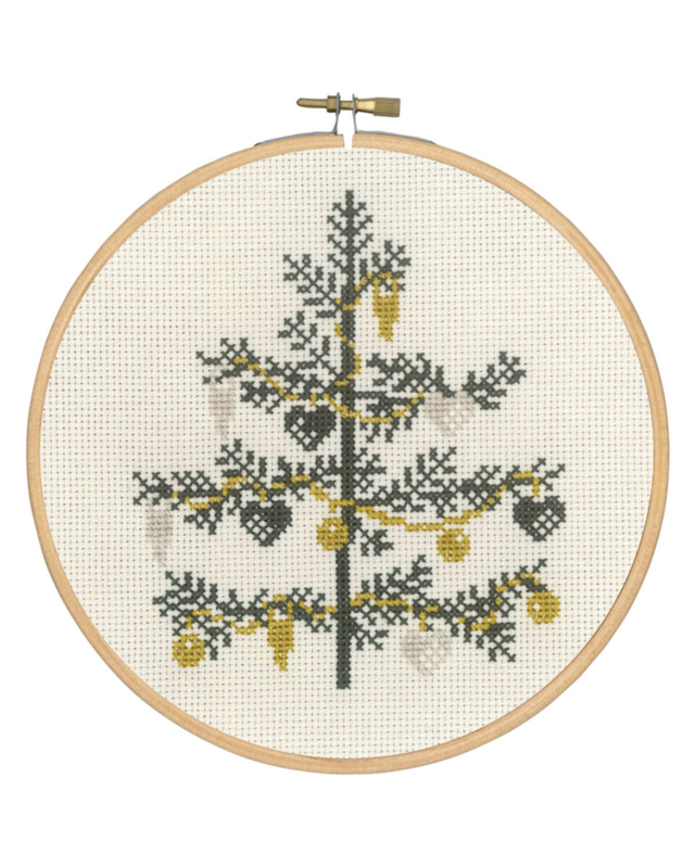 Embroidery Kit Decorated Tree 18 Ø cm / 7.09 Ø in dia.
