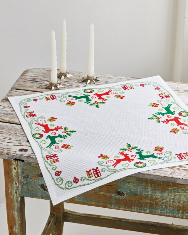 Embroidery Kit Reindeer 54 x 54 cm / 21.26 x 21.26 in