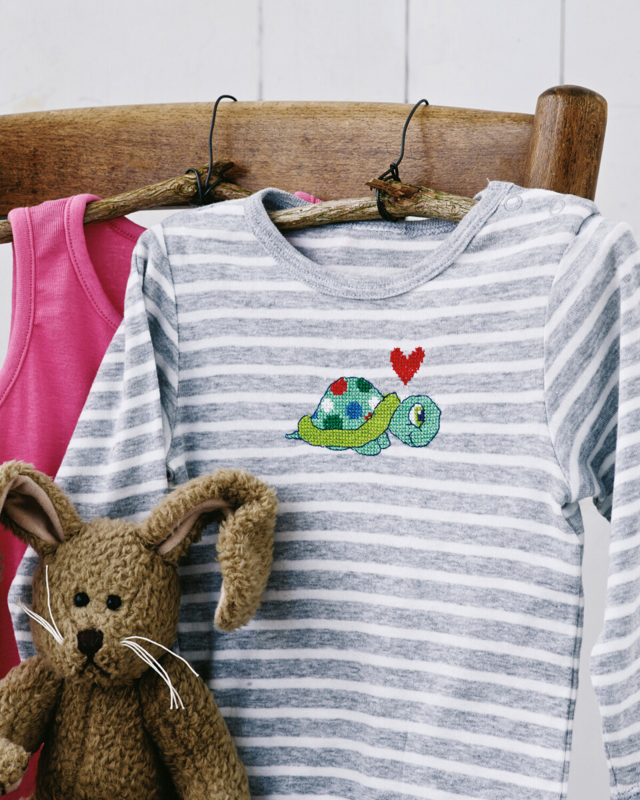 Embroidery Kit Turtle 7 x 9 cm / 2.76 x 3.54 in