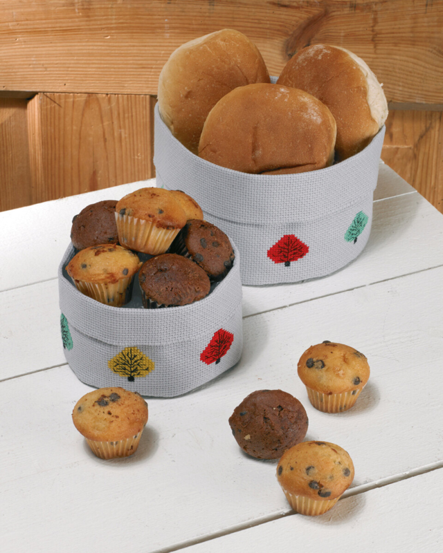 Embroidery Kit Small basket trees 13 cm / 5 in dia.