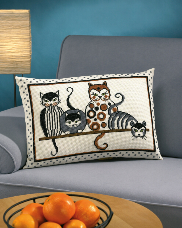 Embroidery Kit Cat Cushion 58 x 40 cm / 23 x 16 in