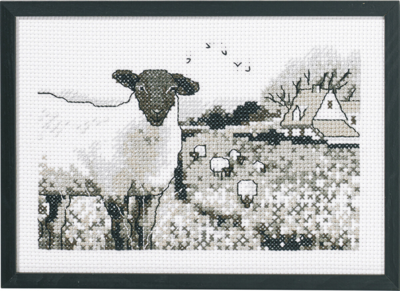 Embroidery Kit Sheep in the Field 20 x 29 cm / 8 x 11 in