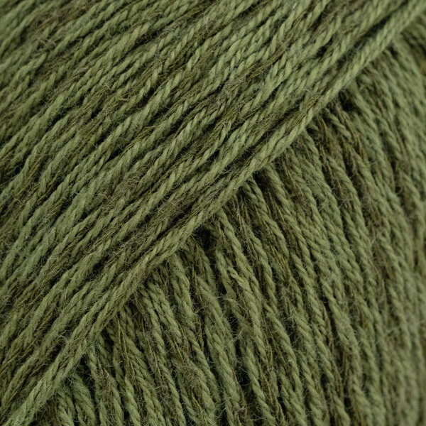 DROPS Belle 38 Deep moss