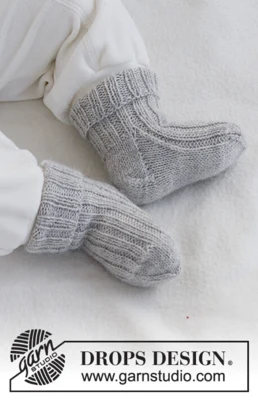 Baby 42-10 Little Pearl Socks by DROPS Design