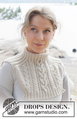 253-25 Irish Mist Neck Warmer by DROPS design