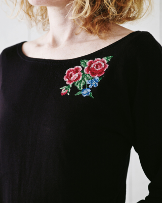 Embroidery Kit Roses 10 x 10 cm / 3.94 x 3.94 in