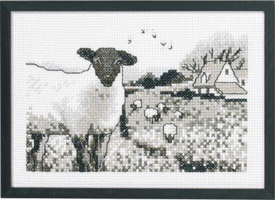 Embroidery Kit Sheep in the Field 20 x 29 cm / 8 x 11 in